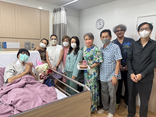 มัม ลาโคนิค