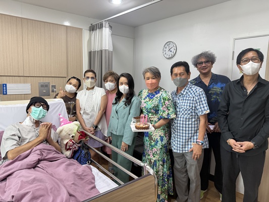 มัม ลาโคนิค