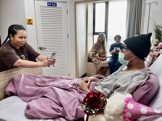 มัม ลาโคนิค