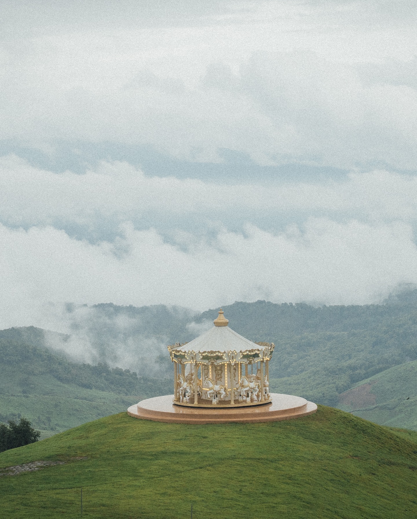 เจมส์ จิรายุ - โฟม เบ็ญจมาส