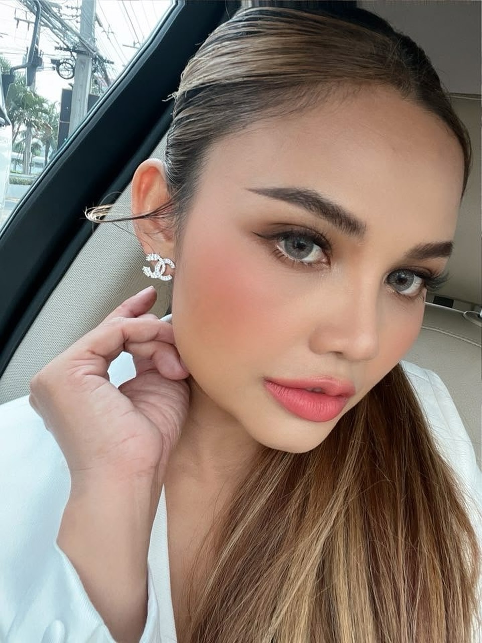 ตั๊กแตน ชลดา