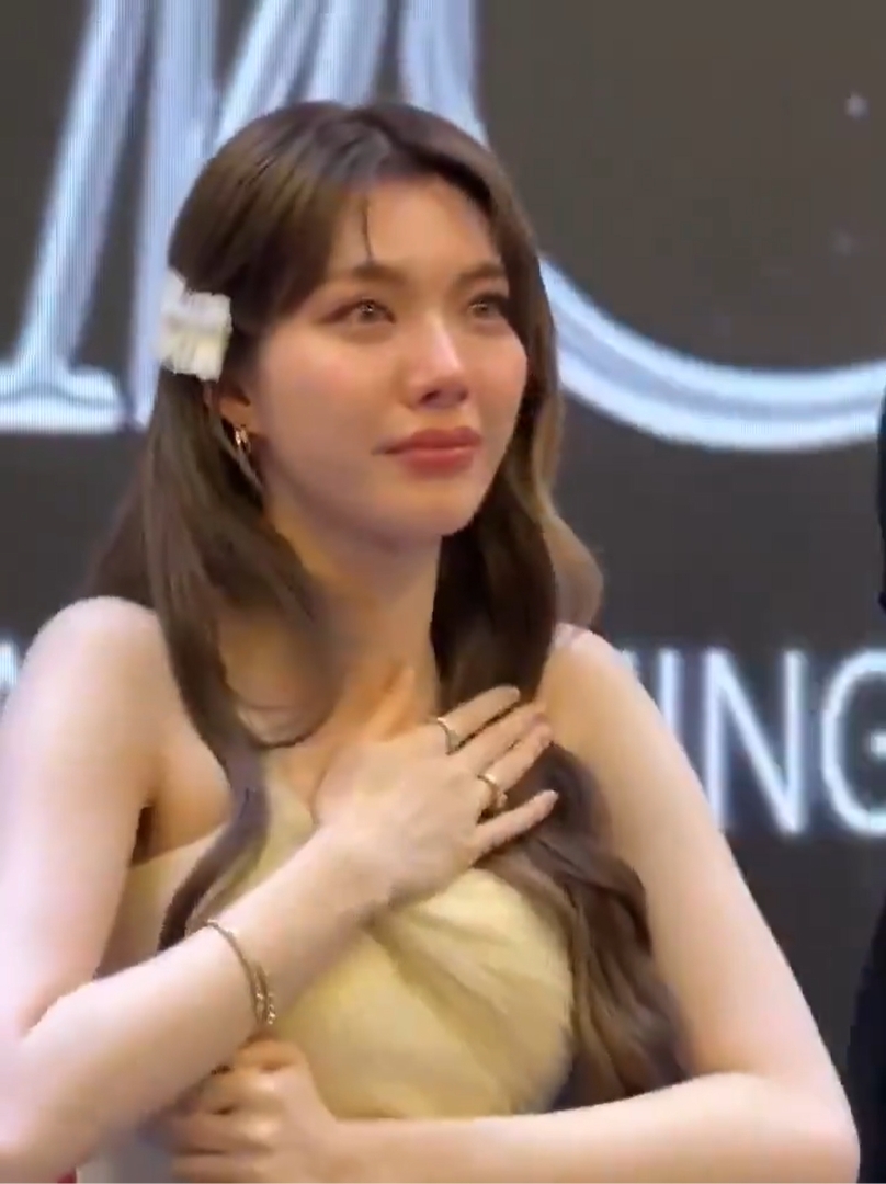 ออม กรณ์นภัส ดราม่าแฟนไซน์จีน ผู้จัดลอยแพกลางงาน