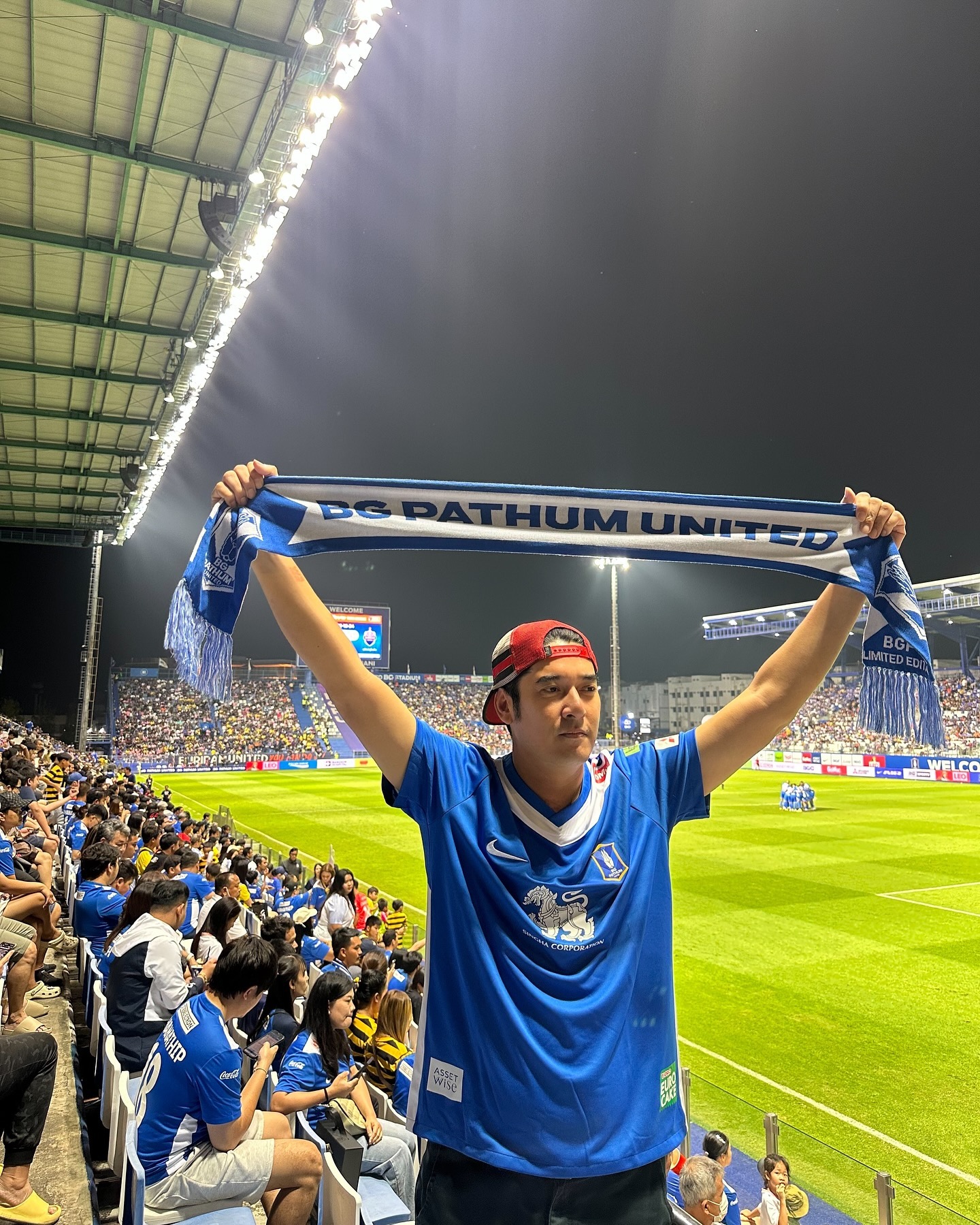 วี วีรภาพ