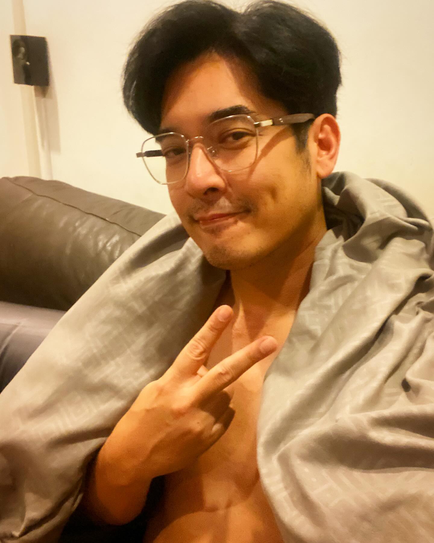 วี วีรภาพ