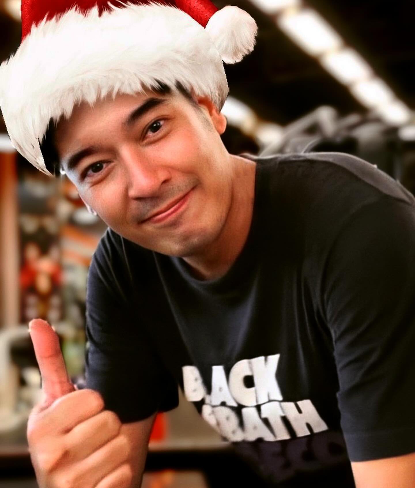 วี วีรภาพ