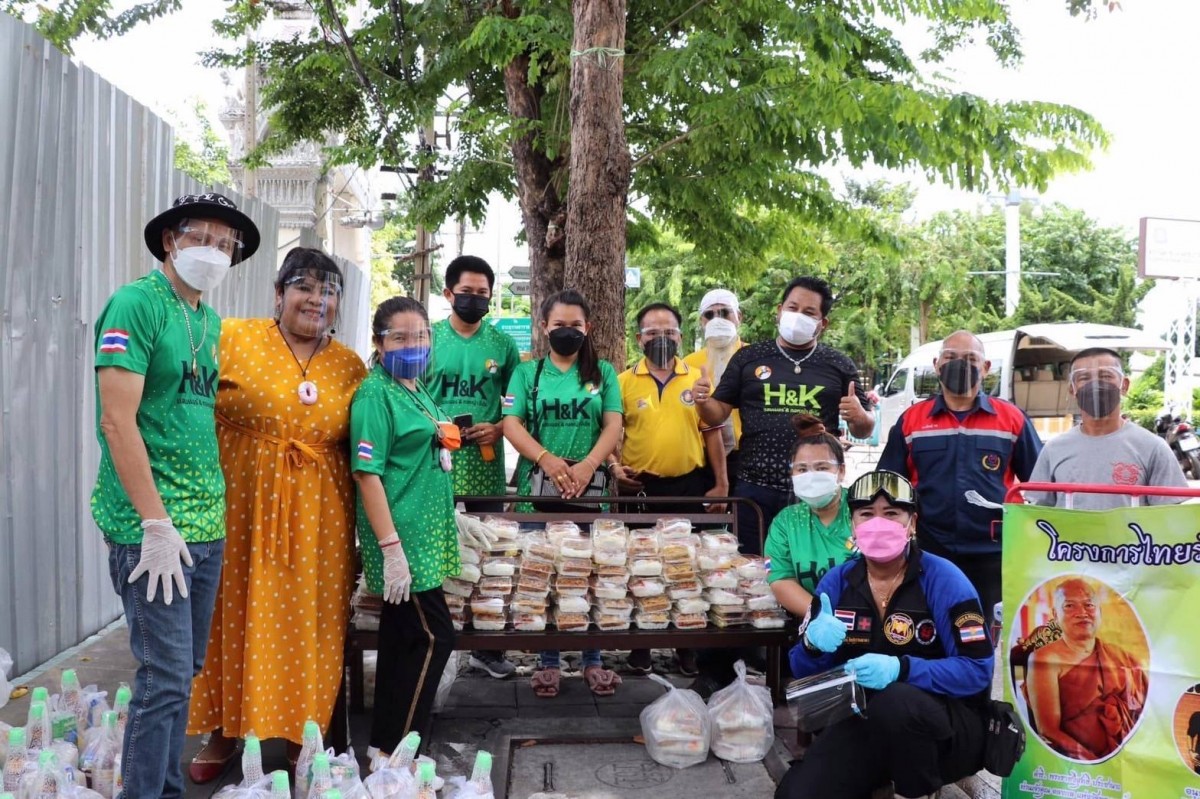 นนทบุรี นักร้องดังร้องมูลนิธิรณณรงค์ ยันไม่ได้ส่วนแบ่ง 70/30 % จากวัดพระบาทน้ำพุ เมื่อวันที่ 26 สิงหาคม 68 ที่มูลนิธิรณรงค์ทวงคืนความยุติธรรมในสังคมถนนแจ้งวัฒนะ ตำบลบางตลาด อำเภอปากเกร็ด จังหวัดนนทบุรี นายสุขสันต์วันสว่าง อายุ 63 ปี นักร้องลูกทุ่งชื่อดังแ