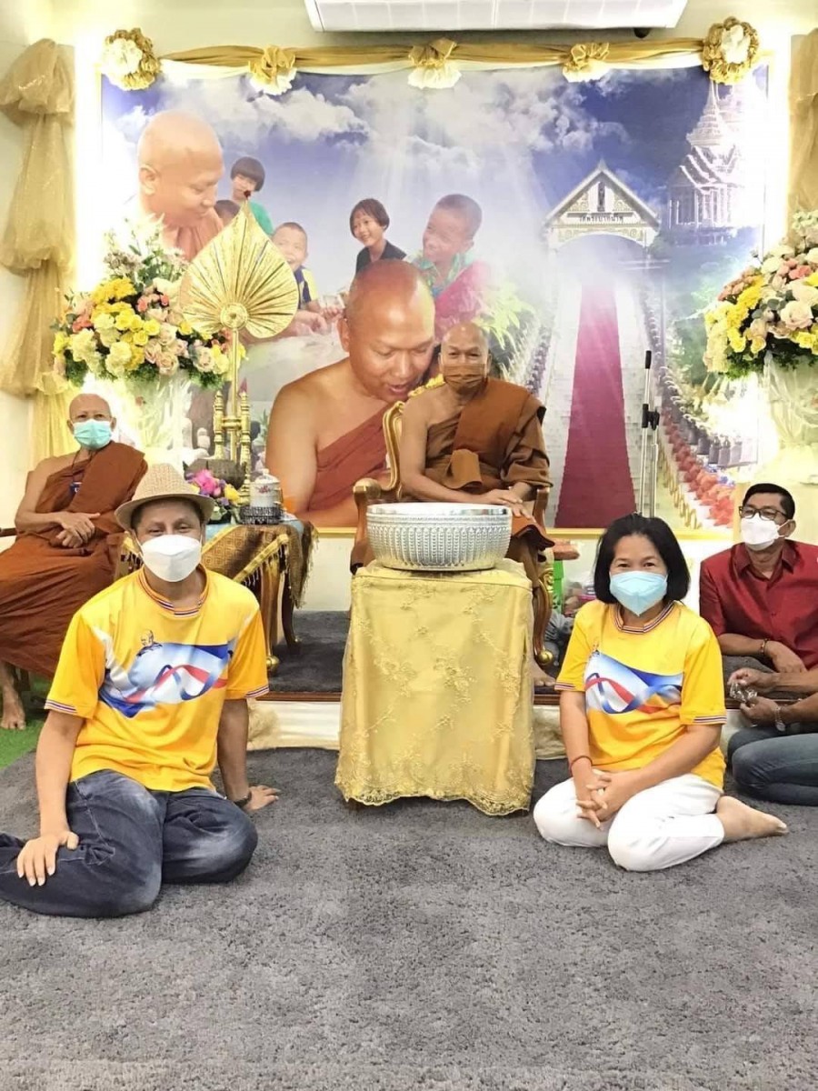 นนทบุรี นักร้องดังร้องมูลนิธิรณณรงค์ ยันไม่ได้ส่วนแบ่ง 70/30 % จากวัดพระบาทน้ำพุ เมื่อวันที่ 26 สิงหาคม 68 ที่มูลนิธิรณรงค์ทวงคืนความยุติธรรมในสังคมถนนแจ้งวัฒนะ ตำบลบางตลาด อำเภอปากเกร็ด จังหวัดนนทบุรี นายสุขสันต์วันสว่าง อายุ 63 ปี นักร้องลูกทุ่งชื่อดังแ