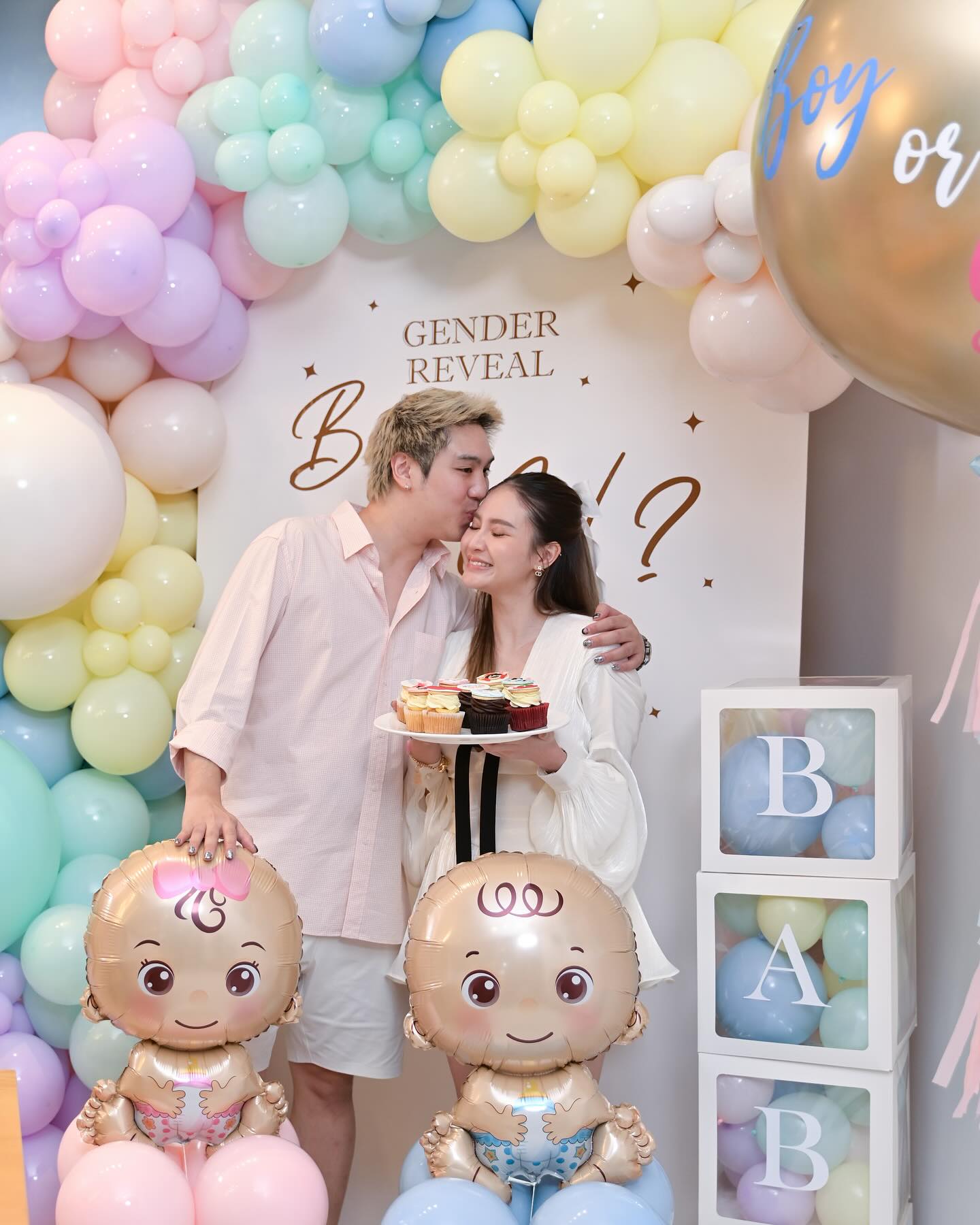 ไวท์ ณวัชร์