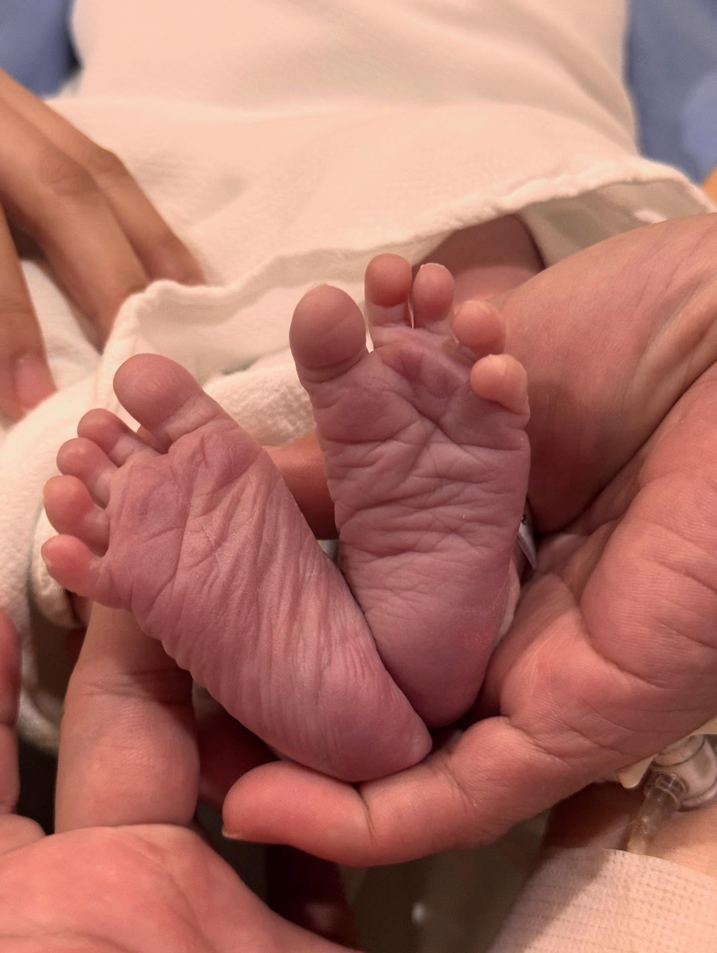 ไวท์ ณวัชร์