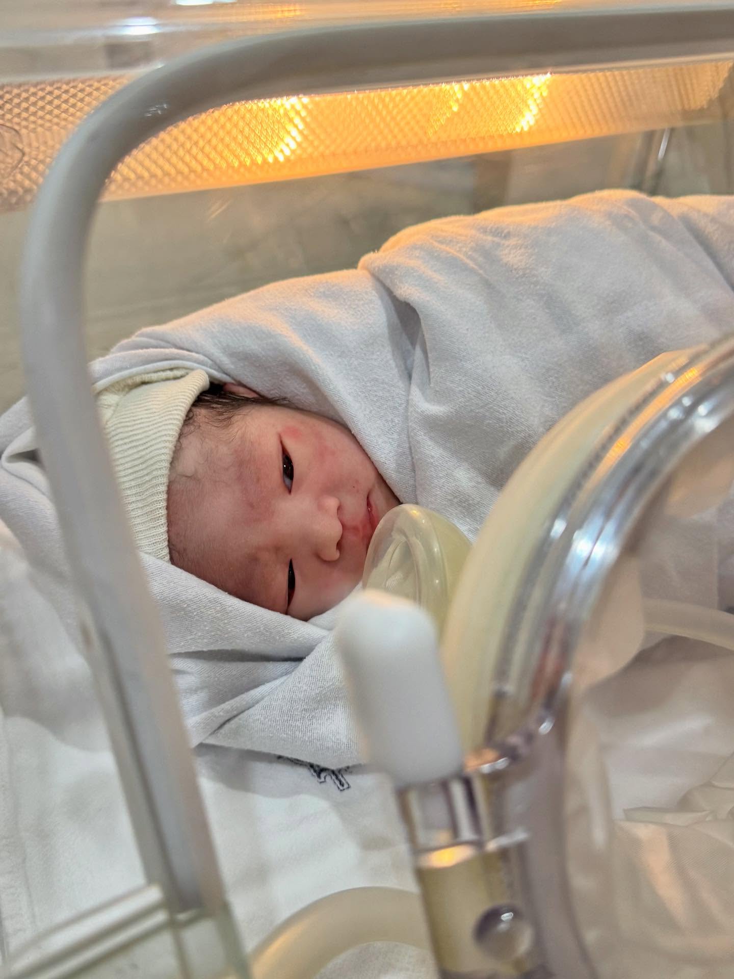 ไวท์ ณวัชร์