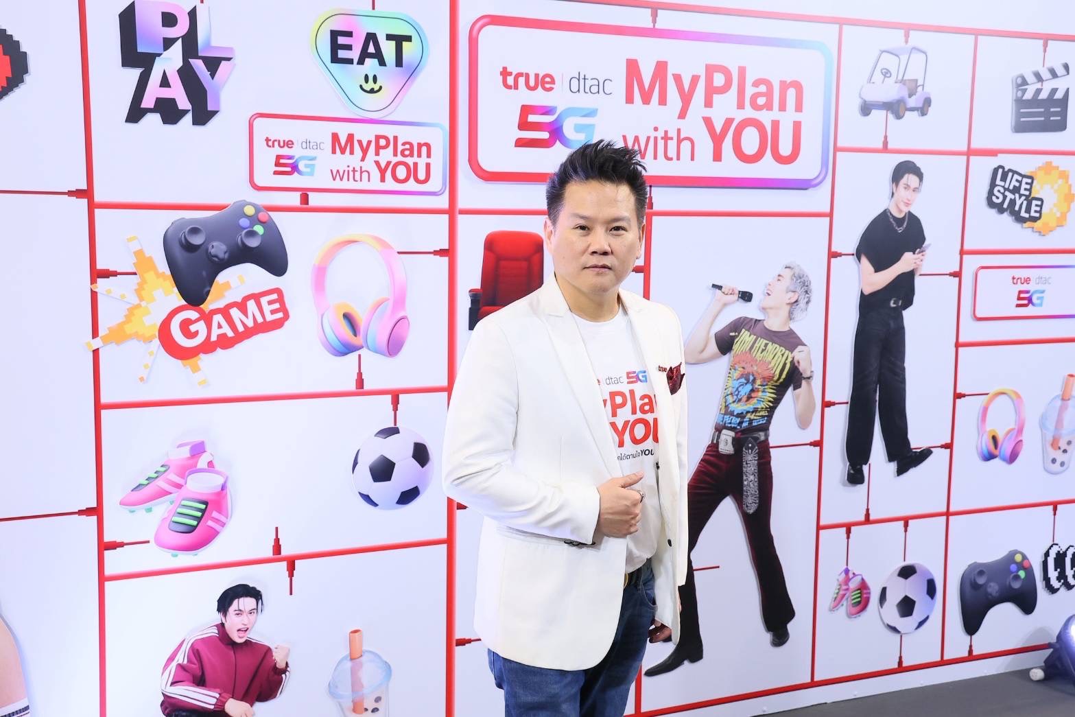 คู่จิ้นสุดฮอต “เจมีไนน์–โฟร์ท” ร่วมครอบครัวทรูดีแทค 5G