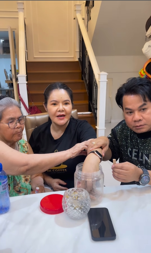 ฮาย อาภาพร