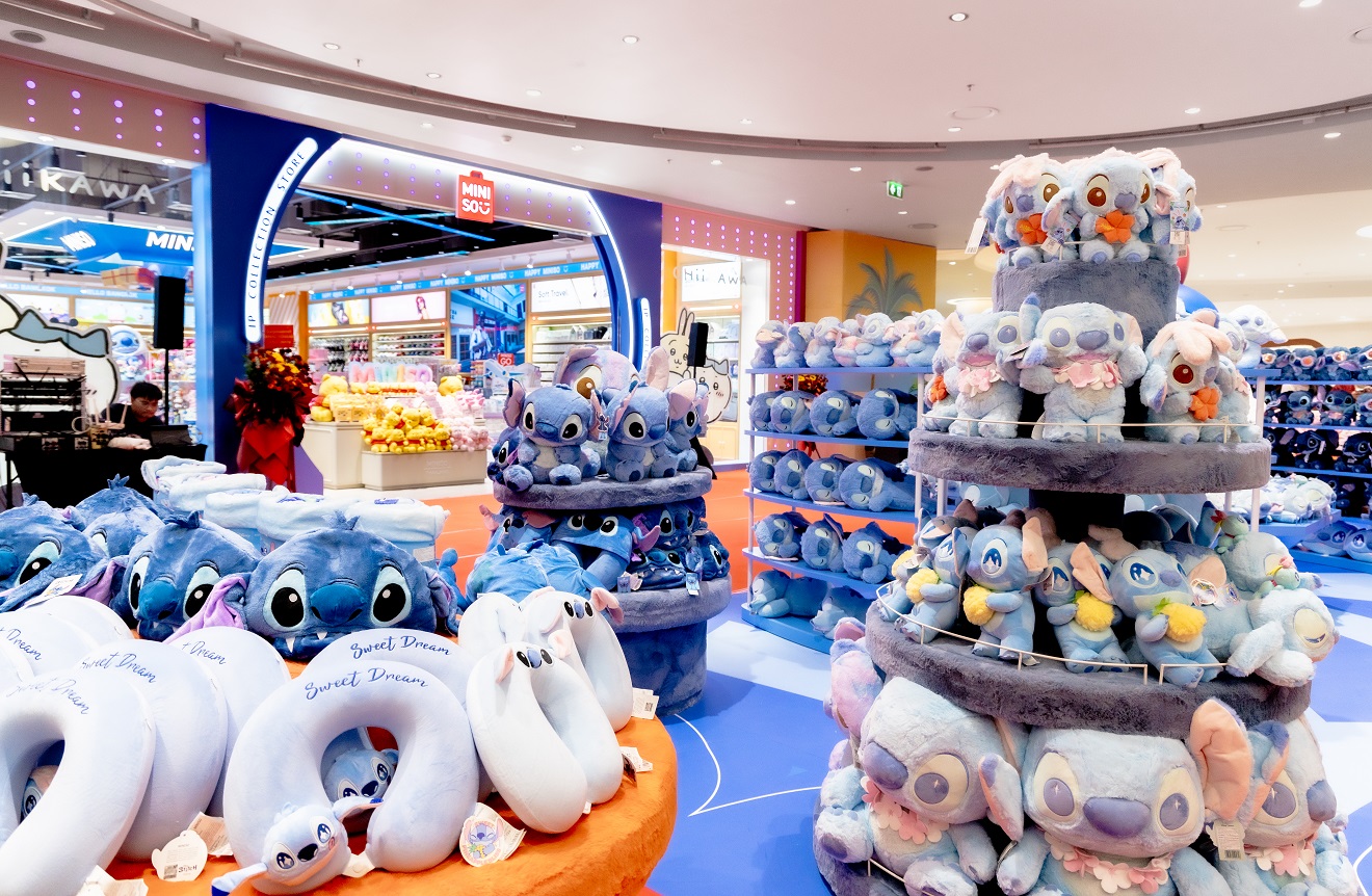 “จั๋ง-เน PERSES” ปล่อยเสน่ห์ทำใจฟู ในงาน Grand Opening สาขาใหม่ MINISO ที่ ICONSIAM!