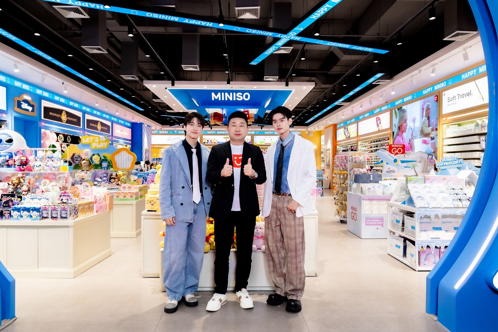 “จั๋ง-เน PERSES” ปล่อยเสน่ห์ทำใจฟู ในงาน Grand Opening สาขาใหม่ MINISO ที่ ICONSIAM!