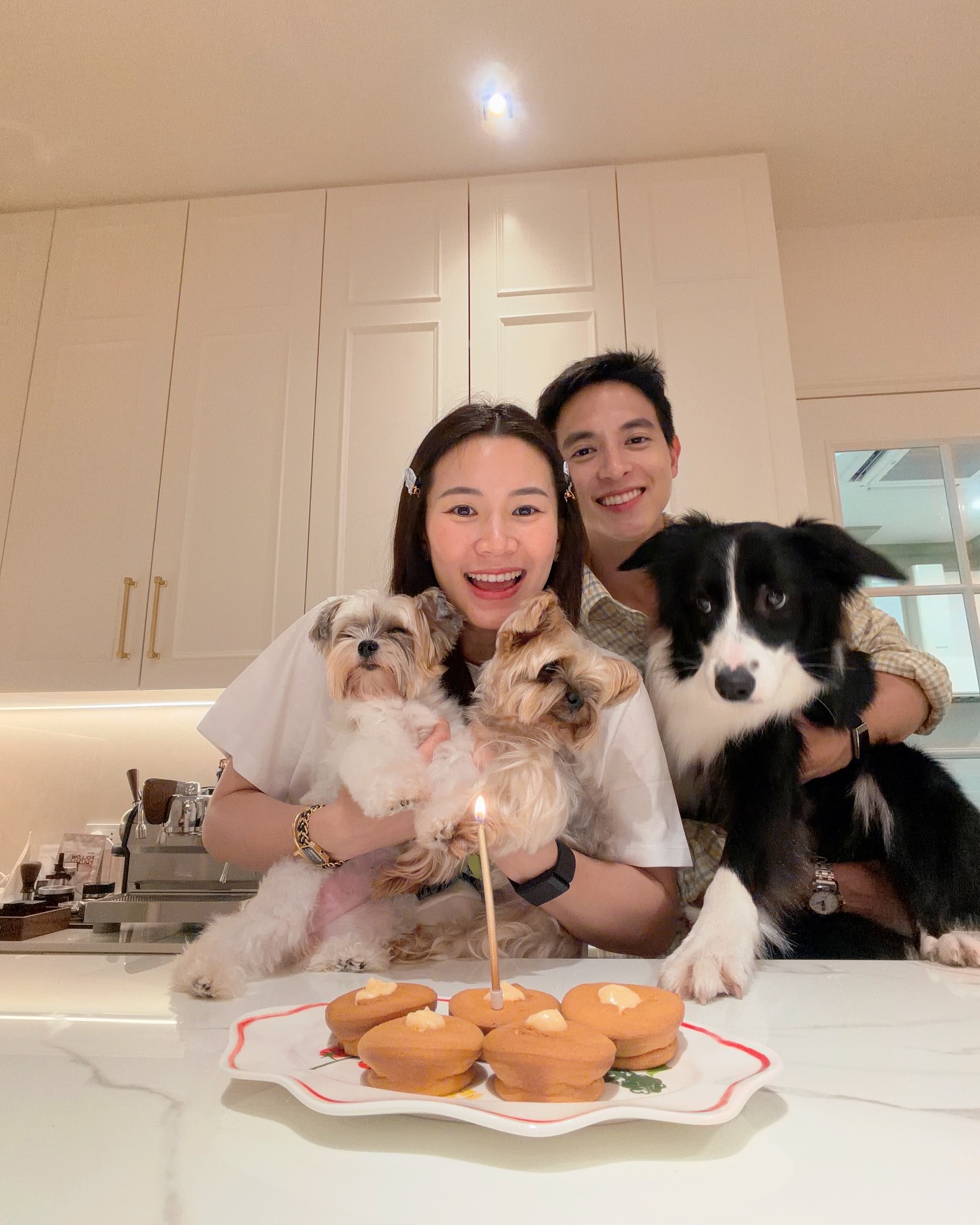 เจมส์ จิรายุ - โฟม เบญจมาศ