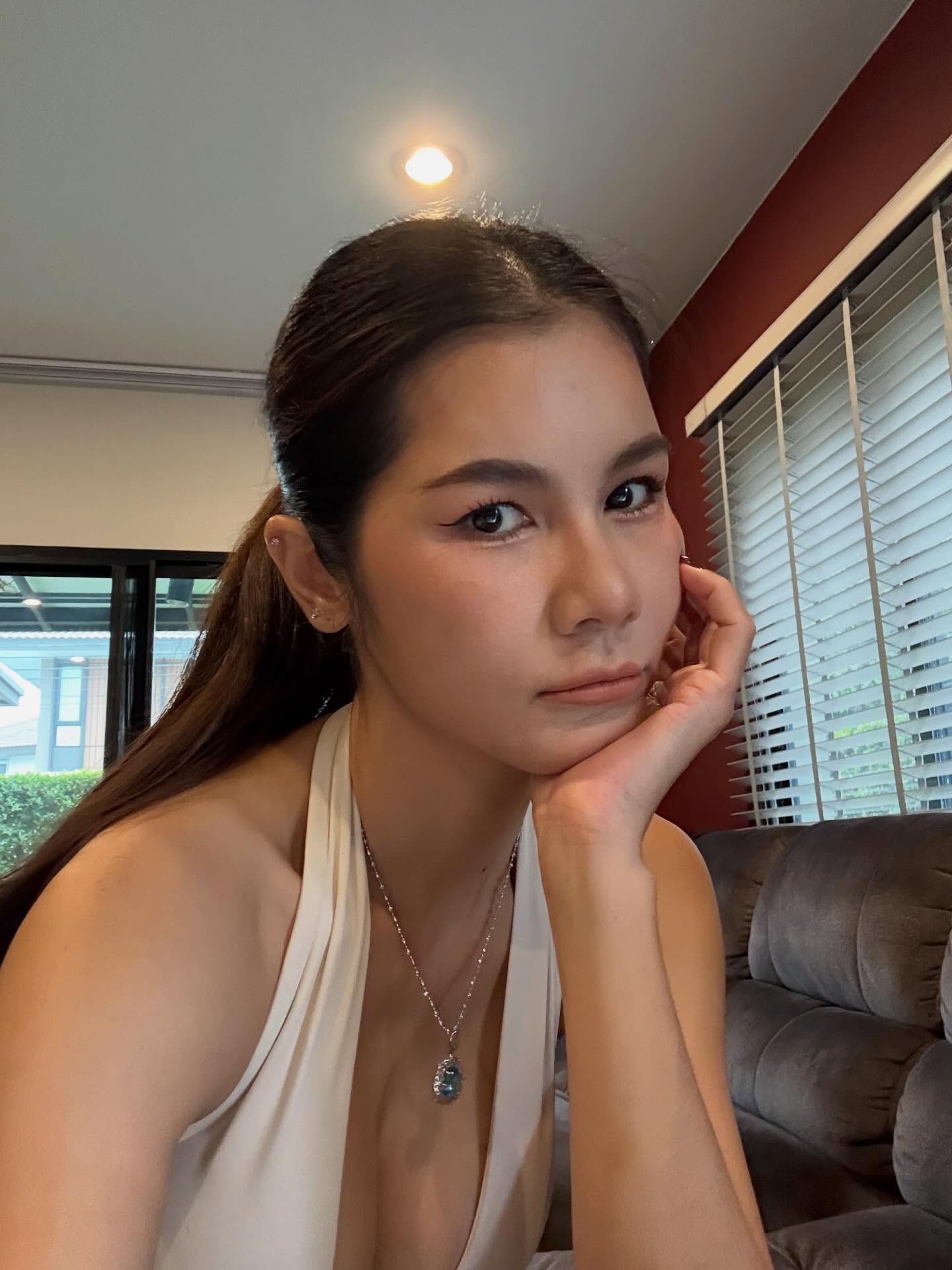 แนท เกศริน