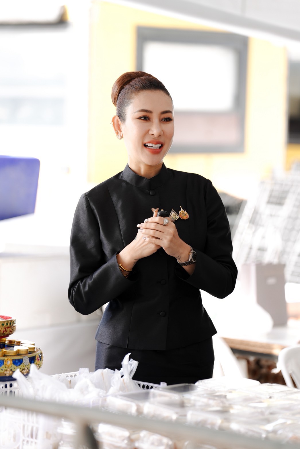 แมน การิน นำทีมจิตอาสารวมพลัง! ลงพื้นที่บริการประชาชนในช่วงไว้อาลัย