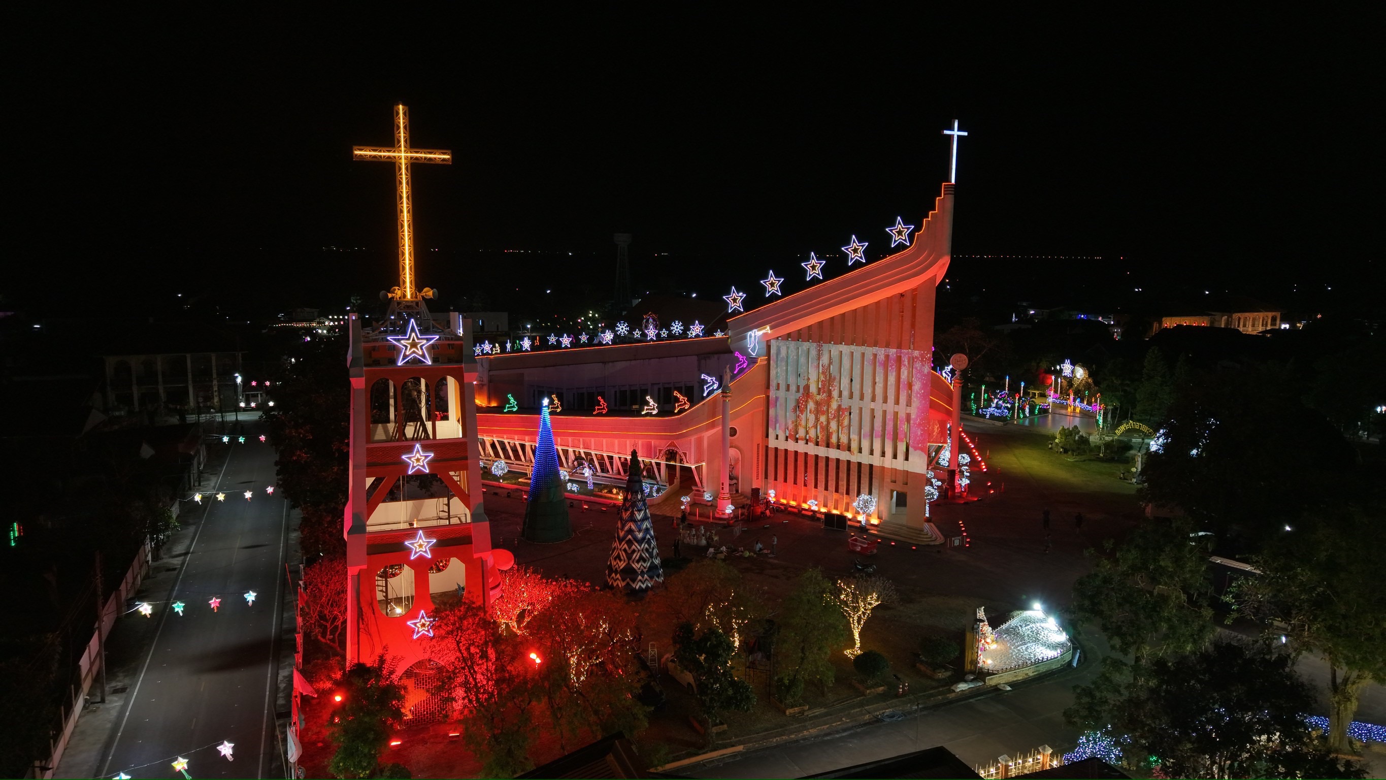 เทศกาลแห่ดาวคริสต์มาสท่าแร่ 