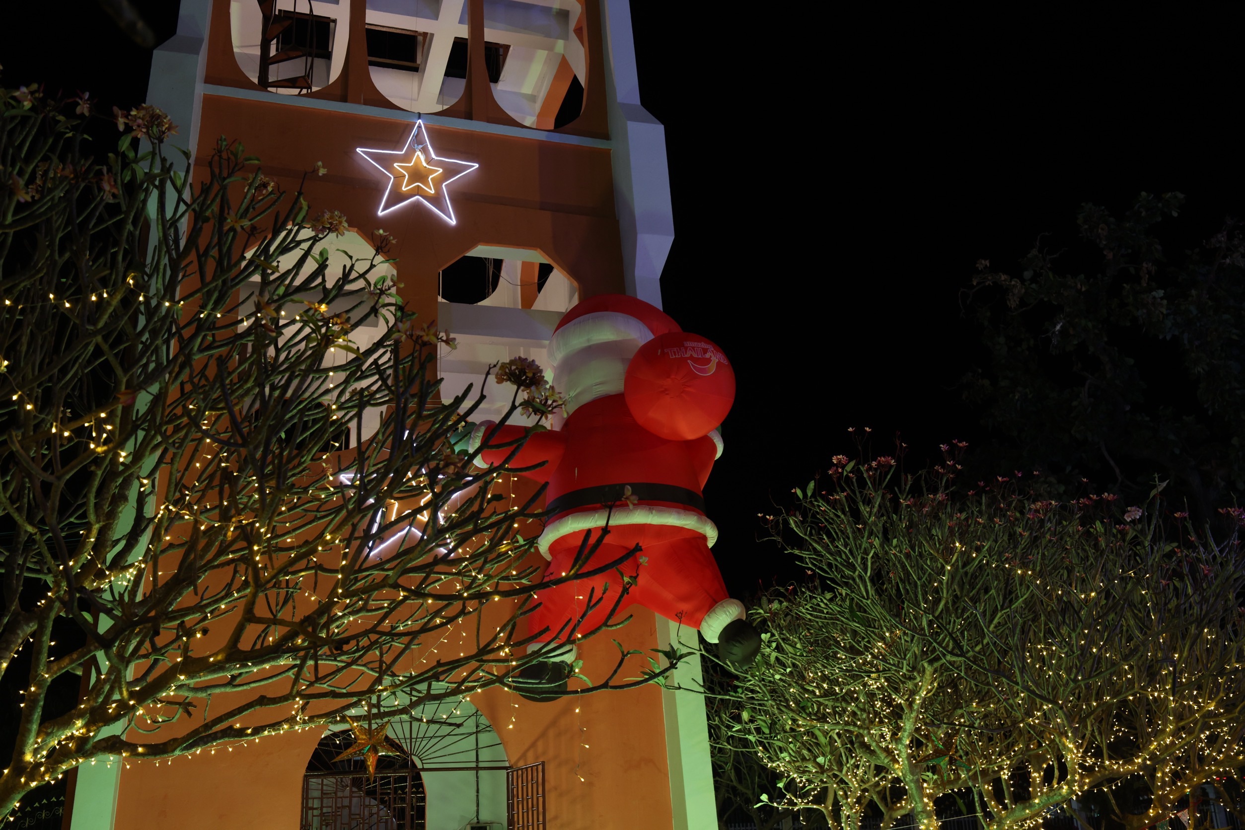 เทศกาลแห่ดาวคริสต์มาสท่าแร่ 