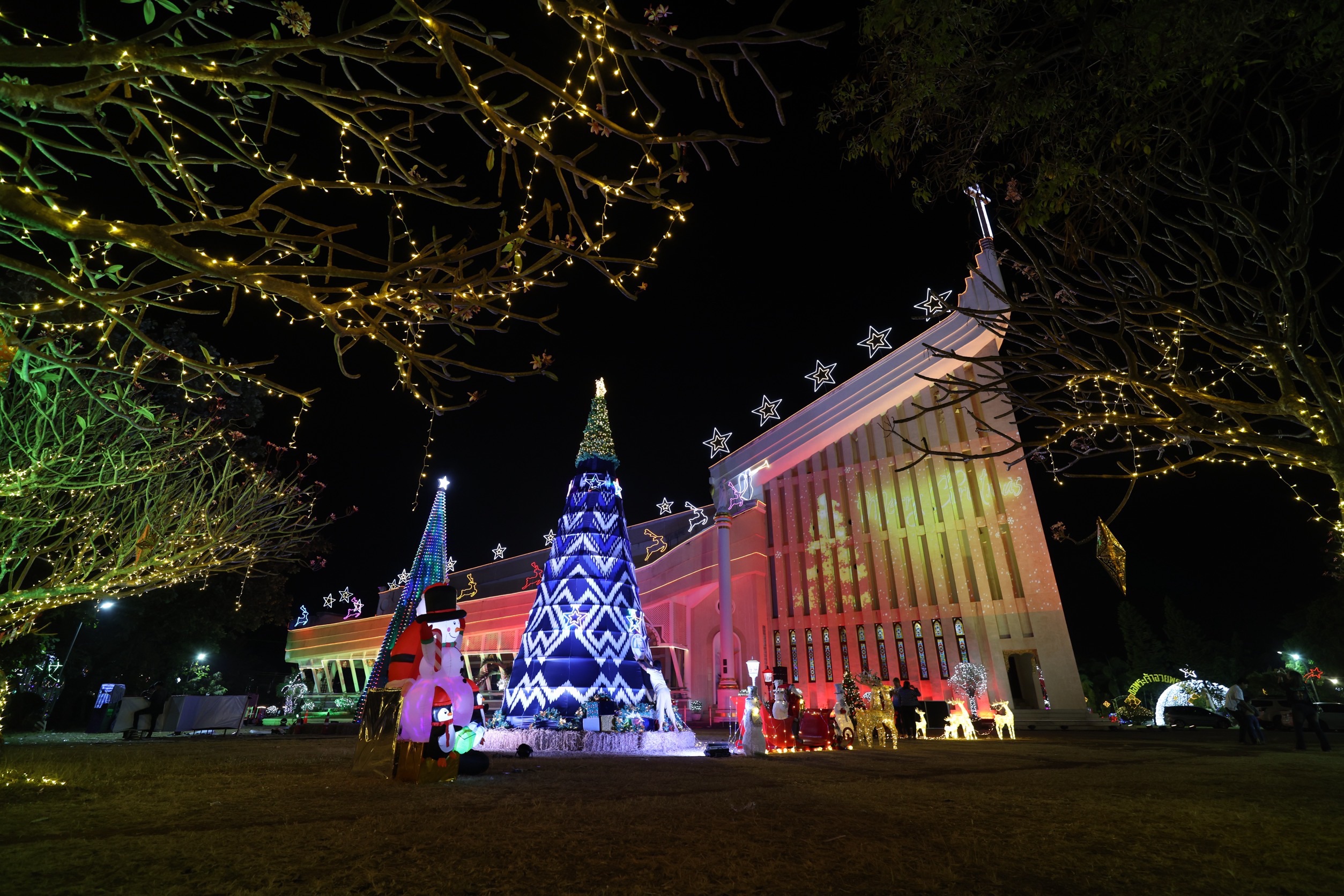 เทศกาลแห่ดาวคริสต์มาสท่าแร่ 