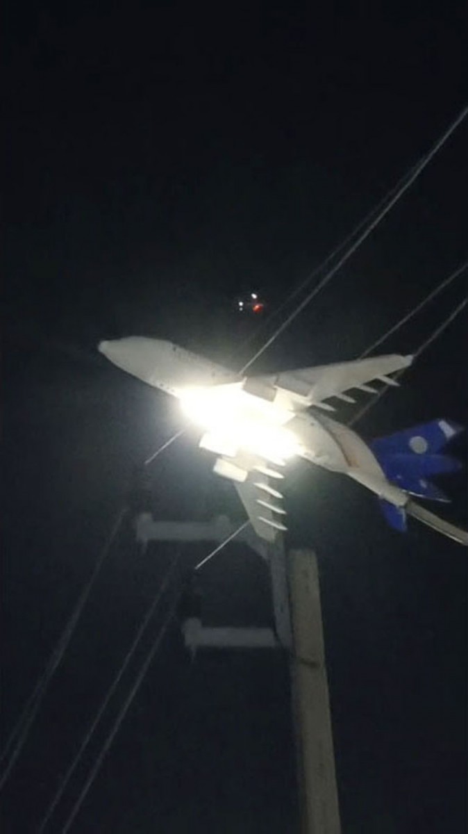 ผวาทั้งบางพลี วัตถุคล้ายโดรนนับสิบบินว่อนใกล้สุวรรณภูมิ ฝ่ายความมั่นคงเรียกประชุมด่วน