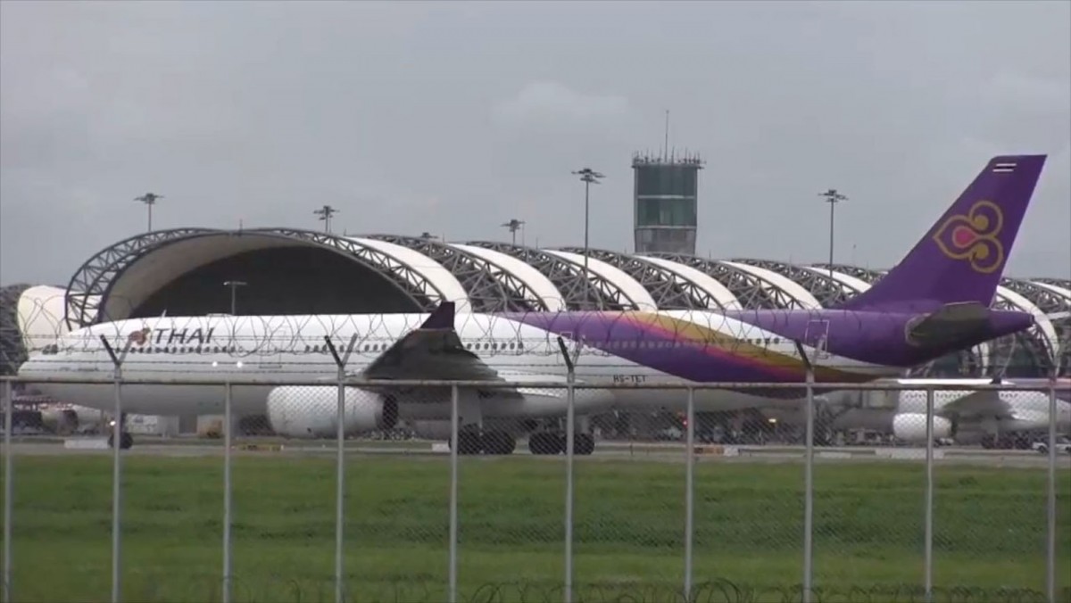 ผวาทั้งบางพลี วัตถุคล้ายโดรนนับสิบบินว่อนใกล้สุวรรณภูมิ ฝ่ายความมั่นคงเรียกประชุมด่วน