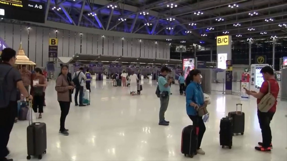 ผวาทั้งบางพลี วัตถุคล้ายโดรนนับสิบบินว่อนใกล้สุวรรณภูมิ ฝ่ายความมั่นคงเรียกประชุมด่วน