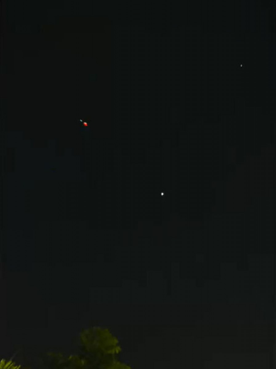 ผวาทั้งบางพลี วัตถุคล้ายโดรนนับสิบบินว่อนใกล้สุวรรณภูมิ ฝ่ายความมั่นคงเรียกประชุมด่วน