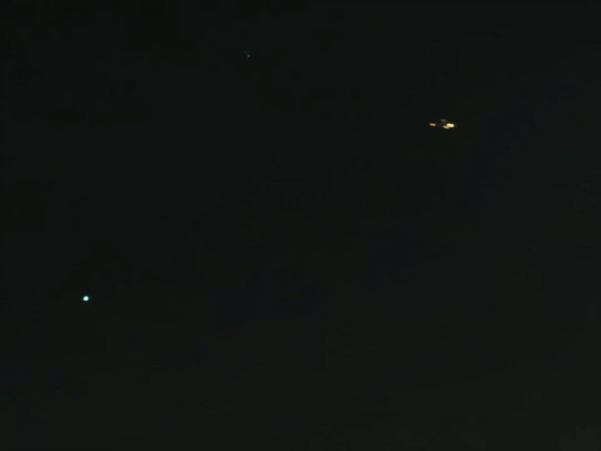 ผวาทั้งบางพลี วัตถุคล้ายโดรนนับสิบบินว่อนใกล้สุวรรณภูมิ ฝ่ายความมั่นคงเรียกประชุมด่วน