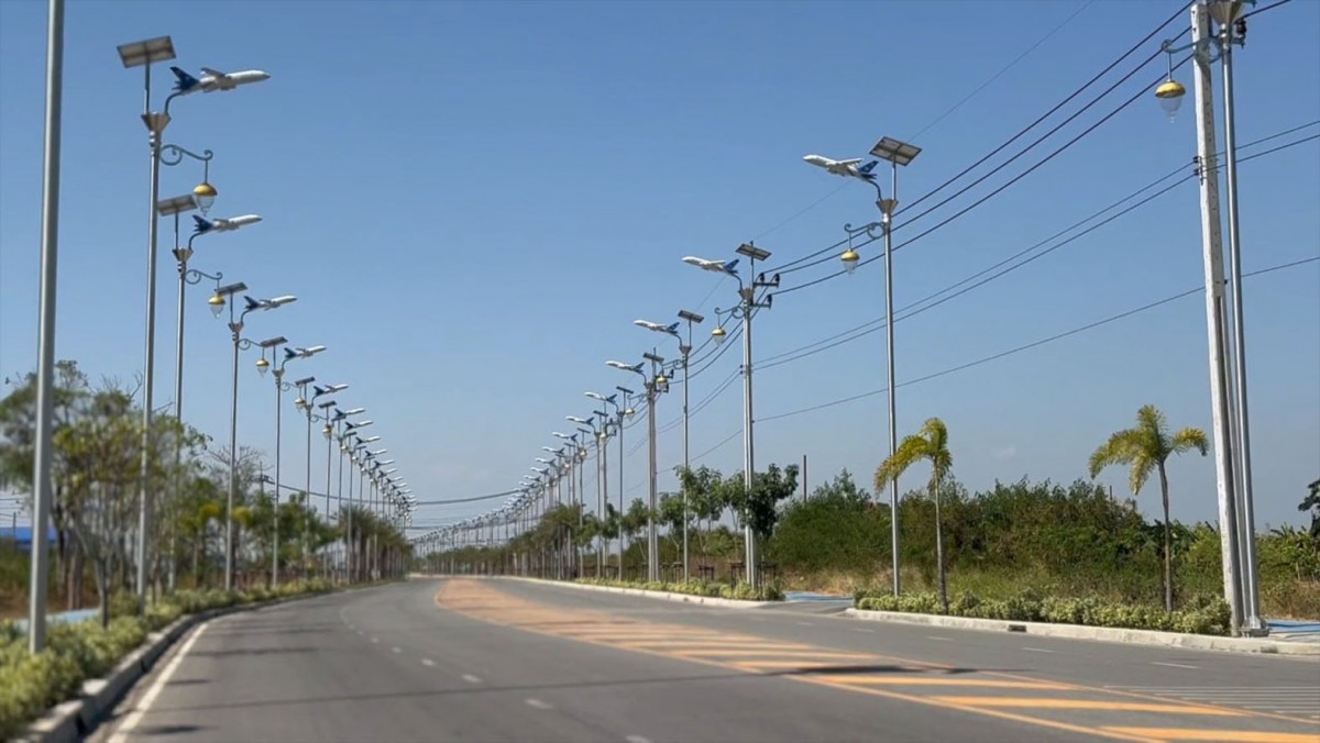 ผวาทั้งบางพลี วัตถุคล้ายโดรนนับสิบบินว่อนใกล้สุวรรณภูมิ ฝ่ายความมั่นคงเรียกประชุมด่วน