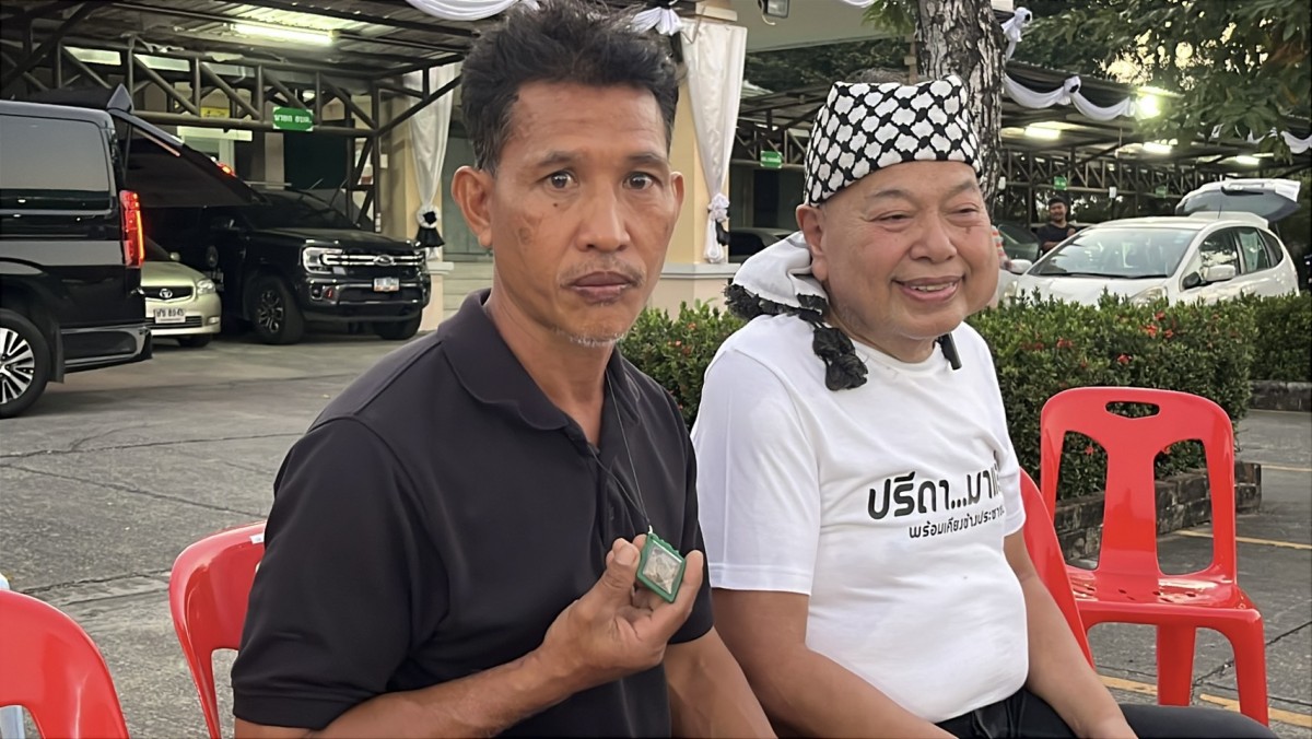 นนทบุรี วงจรปิด ปาฏิหาริย์หลวงปู่เอี่ยม คนขับรถ อบต.ท่าอิฐ รถพลิกคว่ำรอดชีวิต เมื่อเวลา 18.00 น วันที่ 23 ธันวาคม 68 ที่สนามหน้า อบต.ท่าอิฐ อ.ปากเกร็ด จ.นนทบุรี นายเชษฐา คุ้มป้อม อายุ 52 ปี คนขับรถประจำ อบต.ท่าอิฐ ได้เปิดเผยกับผู้สื่อข่าว ถึงอุบัติเหตุเมื