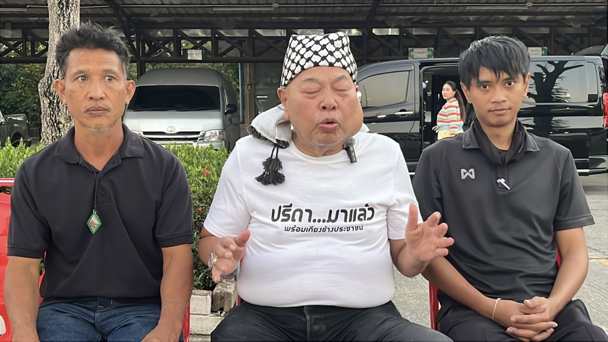 นนทบุรี วงจรปิด ปาฏิหาริย์หลวงปู่เอี่ยม คนขับรถ อบต.ท่าอิฐ รถพลิกคว่ำรอดชีวิต เมื่อเวลา 18.00 น วันที่ 23 ธันวาคม 68 ที่สนามหน้า อบต.ท่าอิฐ อ.ปากเกร็ด จ.นนทบุรี นายเชษฐา คุ้มป้อม อายุ 52 ปี คนขับรถประจำ อบต.ท่าอิฐ ได้เปิดเผยกับผู้สื่อข่าว ถึงอุบัติเหตุเมื