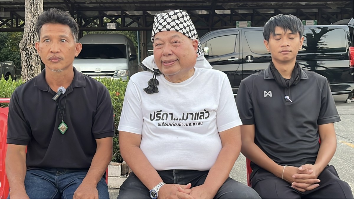 นนทบุรี วงจรปิด ปาฏิหาริย์หลวงปู่เอี่ยม คนขับรถ อบต.ท่าอิฐ รถพลิกคว่ำรอดชีวิต เมื่อเวลา 18.00 น วันที่ 23 ธันวาคม 68 ที่สนามหน้า อบต.ท่าอิฐ อ.ปากเกร็ด จ.นนทบุรี นายเชษฐา คุ้มป้อม อายุ 52 ปี คนขับรถประจำ อบต.ท่าอิฐ ได้เปิดเผยกับผู้สื่อข่าว ถึงอุบัติเหตุเมื