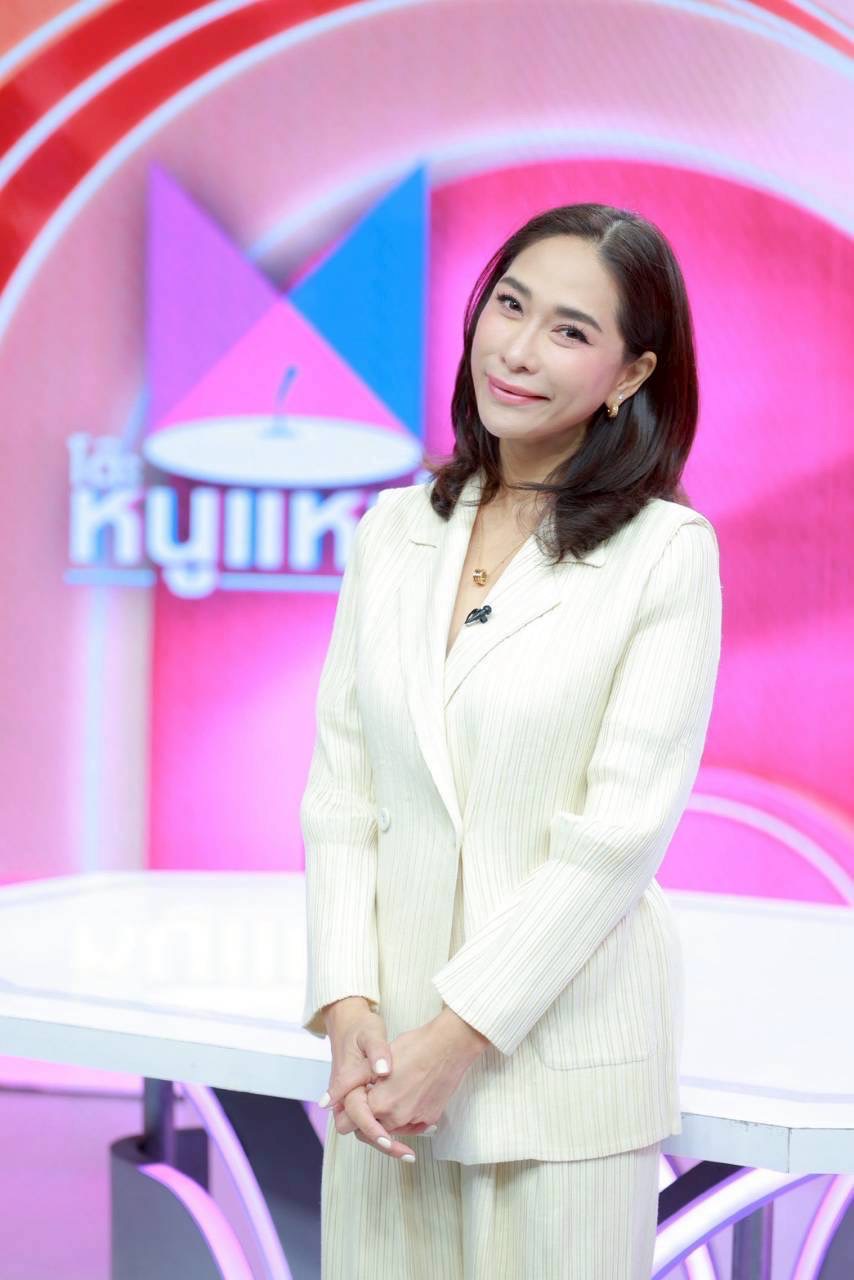 พลอย เฌอมาลย์