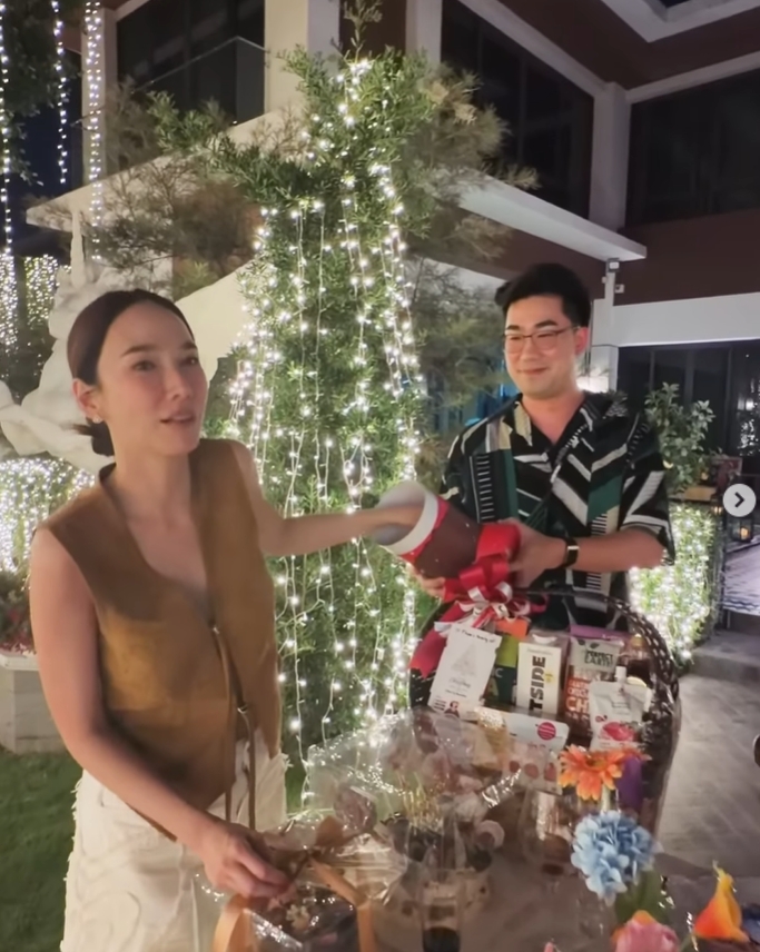 เมย์ เฟื่องอารมย์