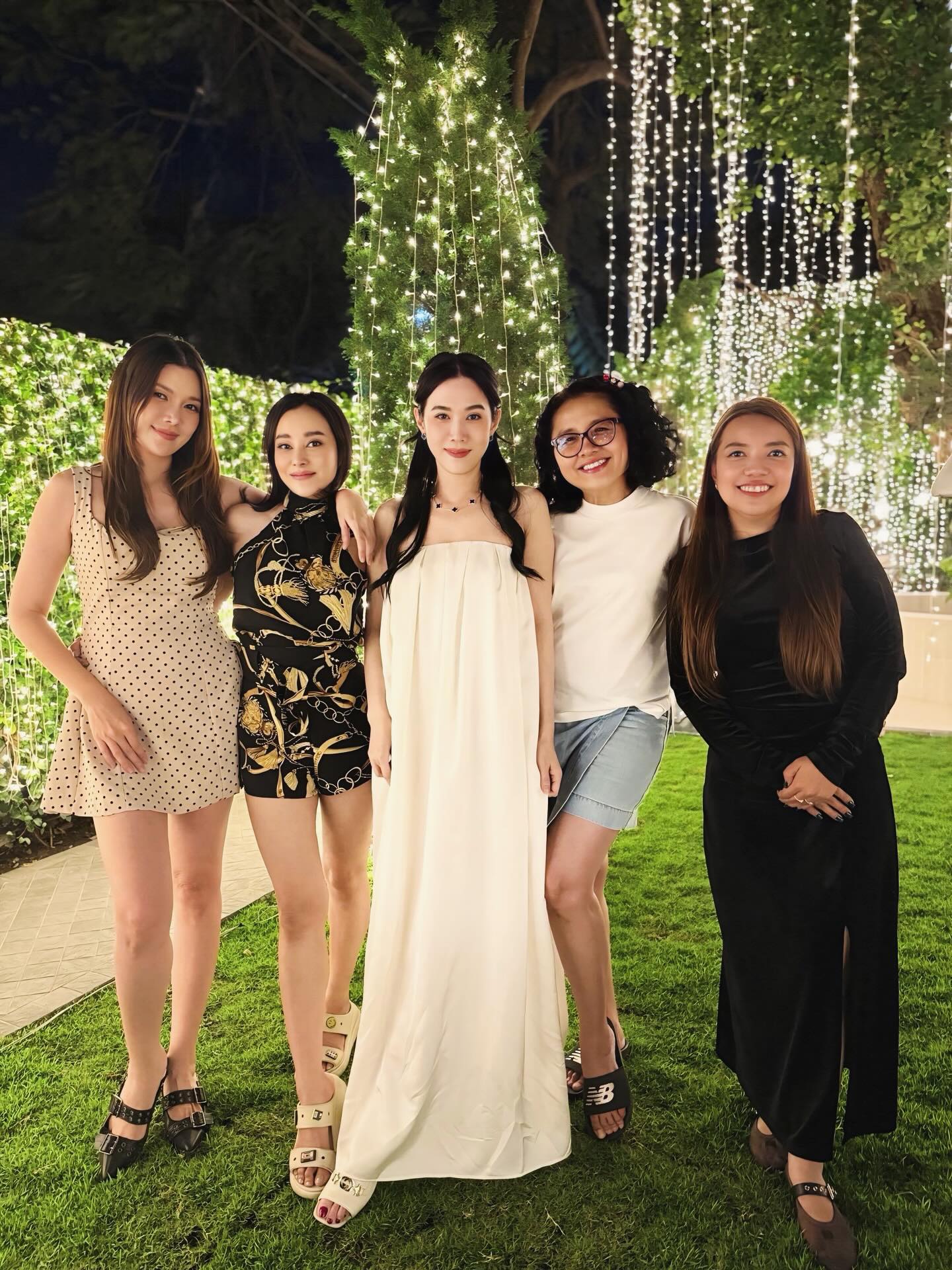 เมย์ เฟื่องอารมย์