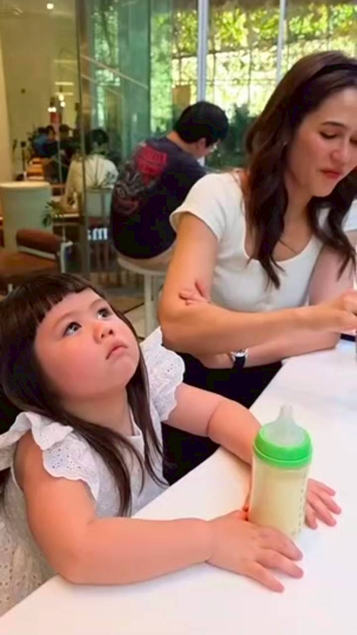 ชมพู่ อารยา