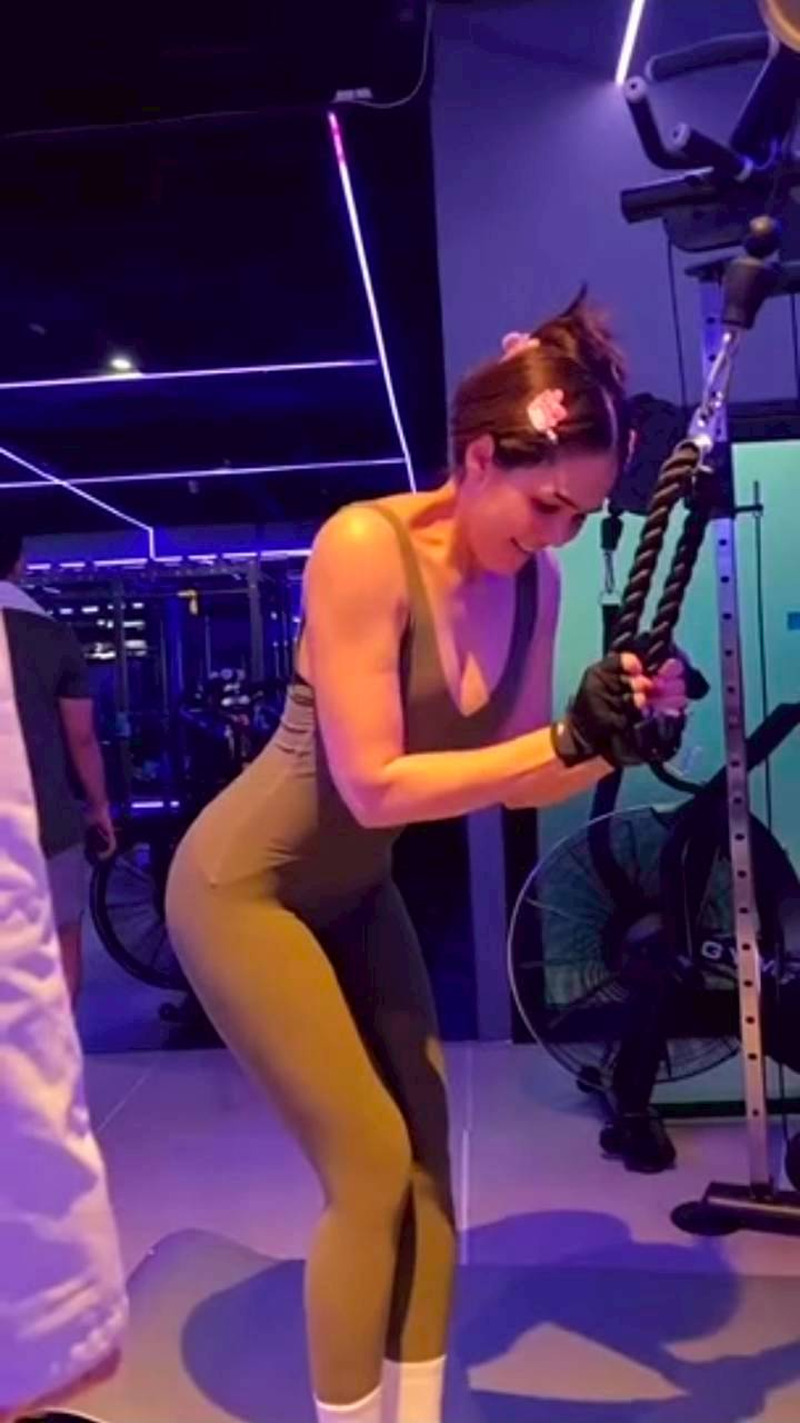 ชมพู่ อารยา