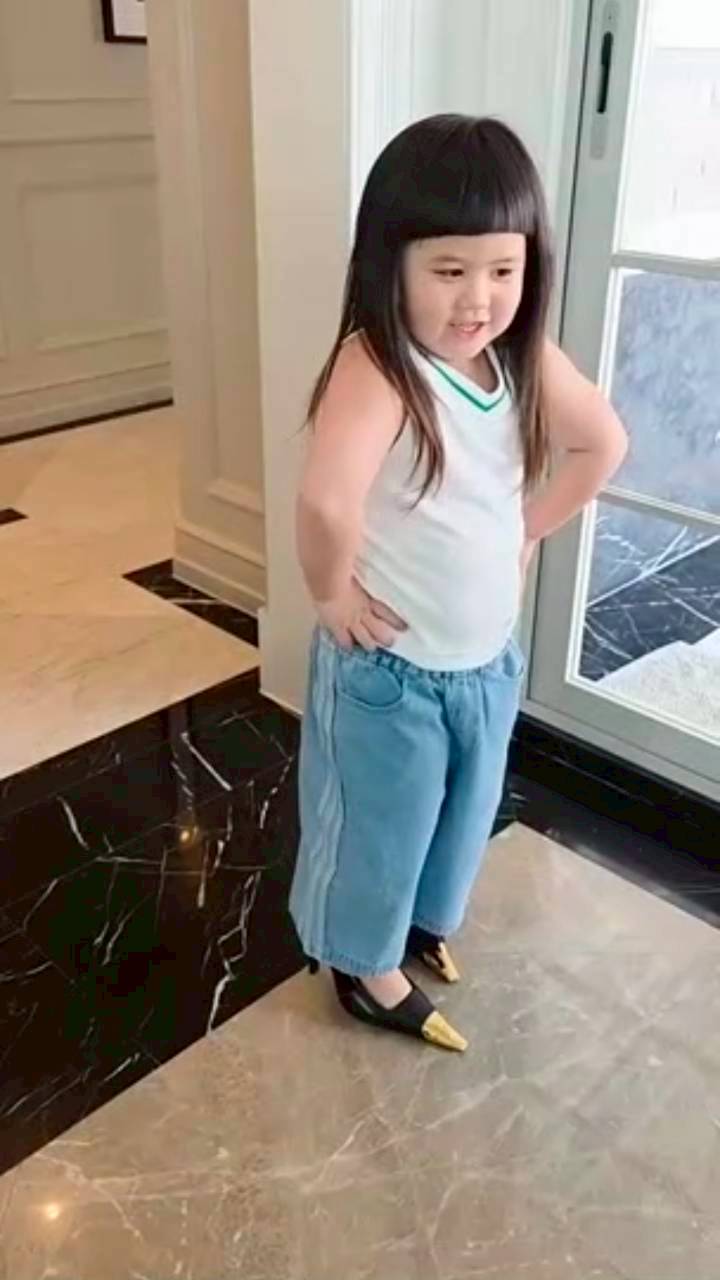 ชมพู่ อารยา