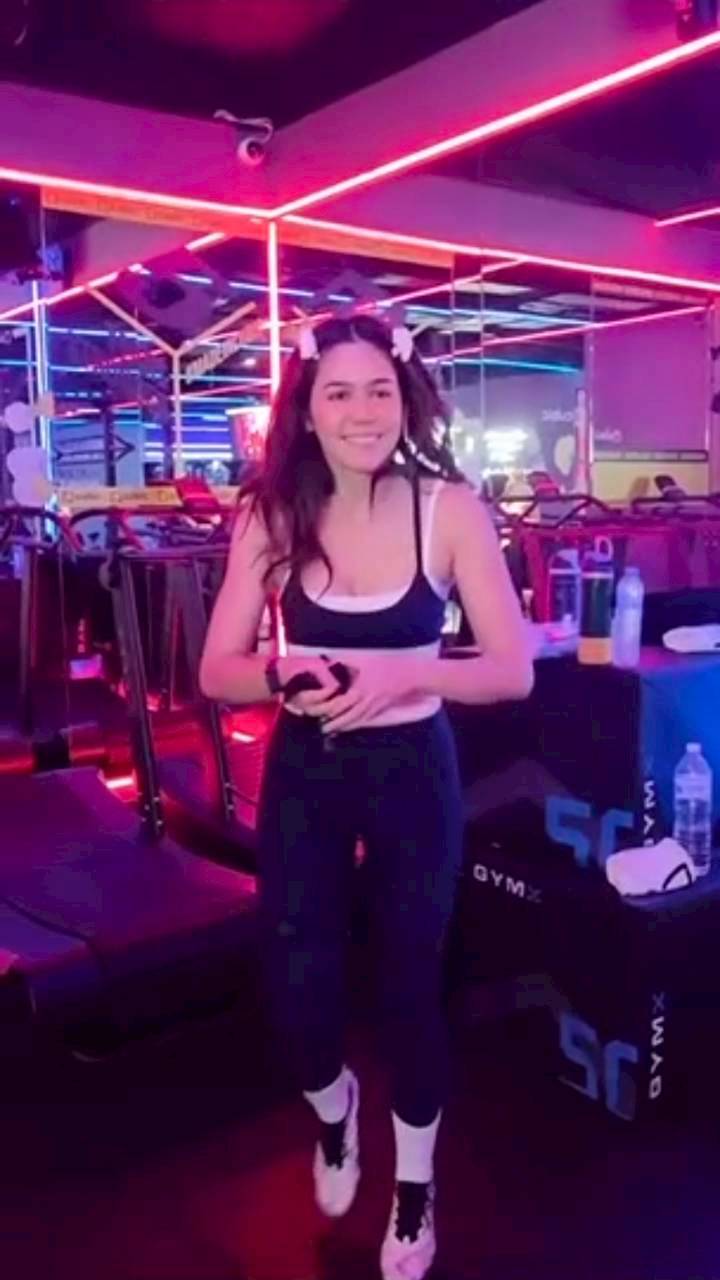 ชมพู่ อารยา