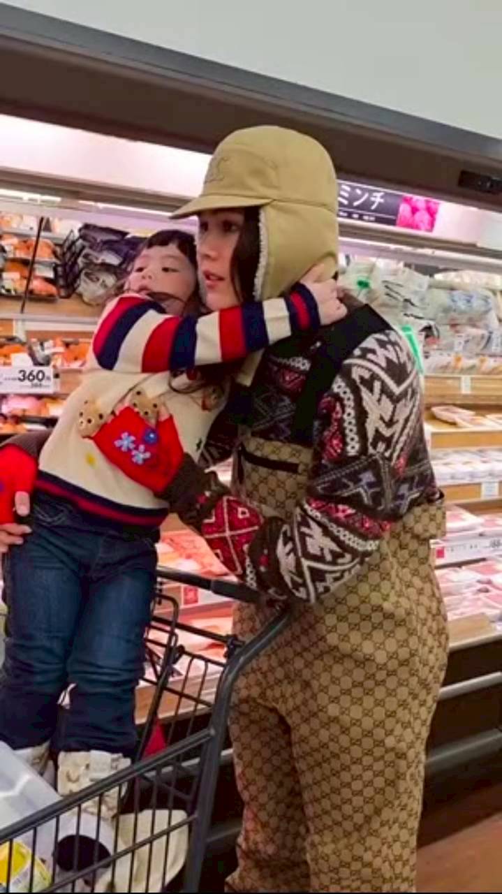 ชมพู่ อารยา