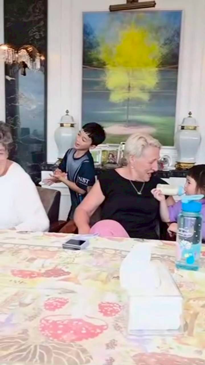 ชมพู่ อารยา