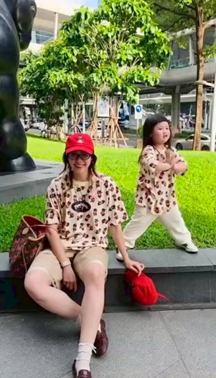 ชมพู่ อารยา