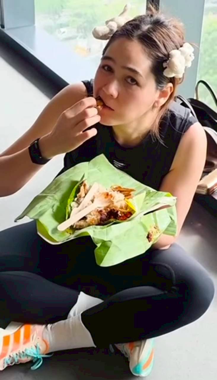 ชมพู่ อารยา