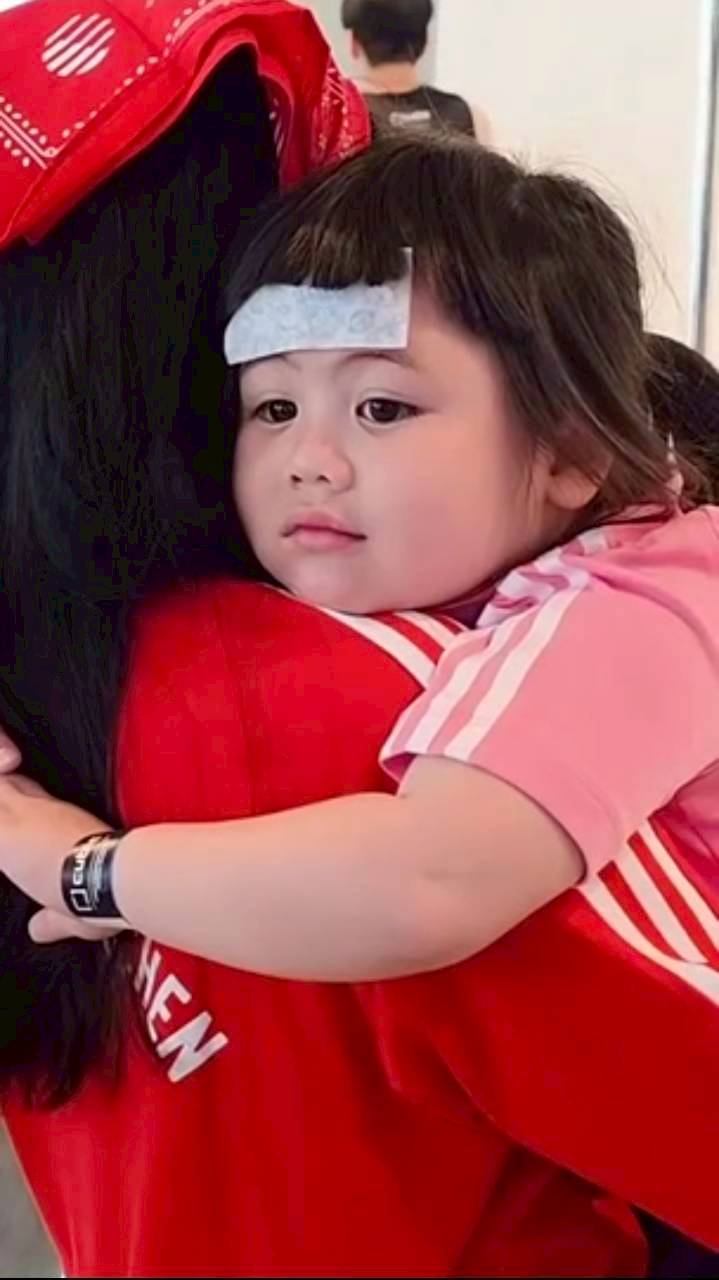 ชมพู่ อารยา