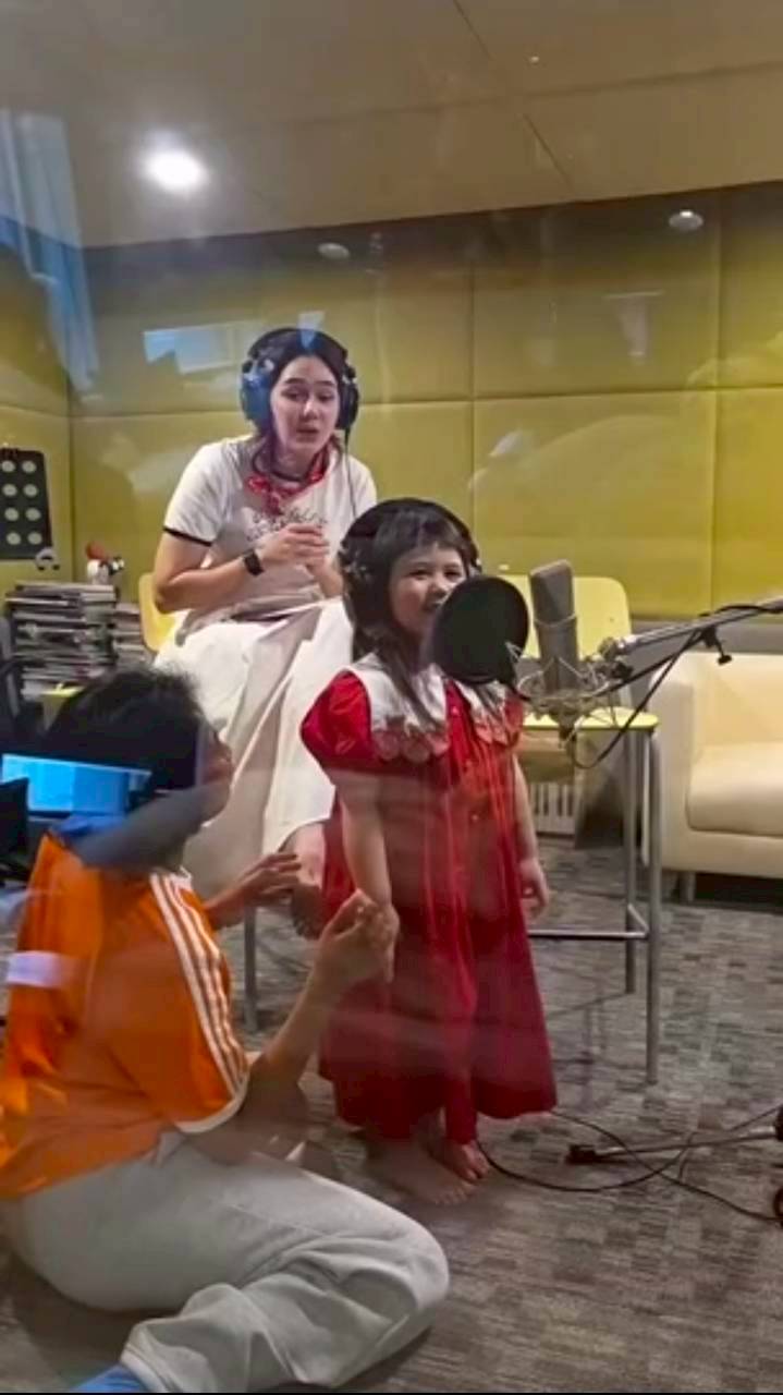 ชมพู่ อารยา