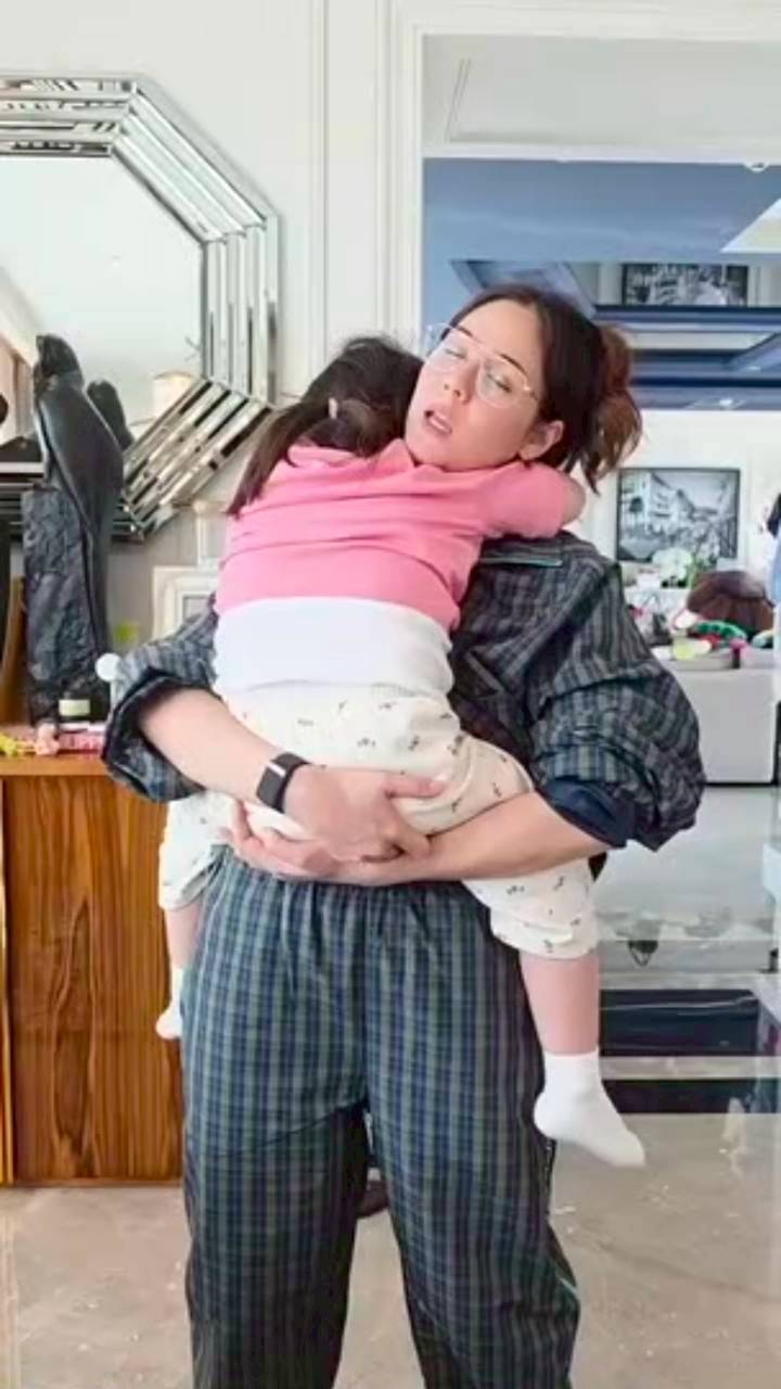 ชมพู่ อารยา