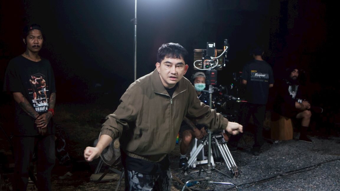 พชร์ อานนท์