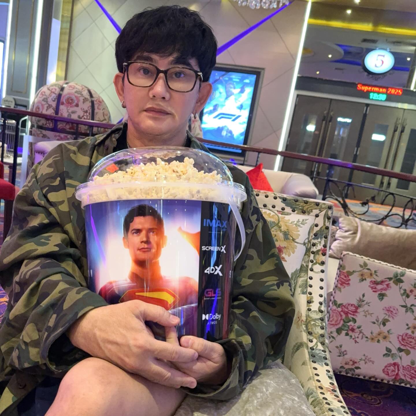 พชร์ อานนท์