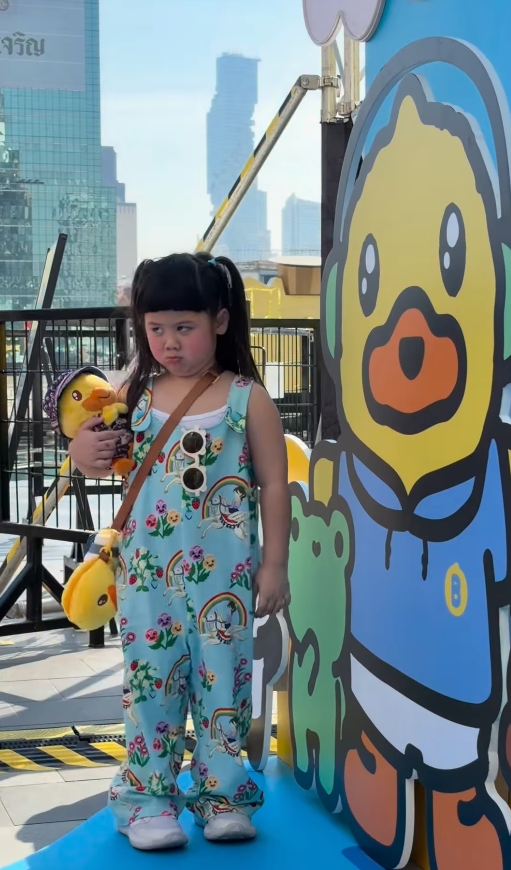 แม่ชม น้องเกล